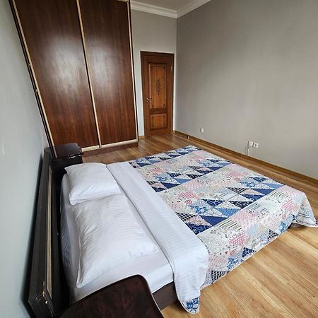 Ernaz Plus Apartments-Expo-Boulevard 130 Astana Extérieur photo