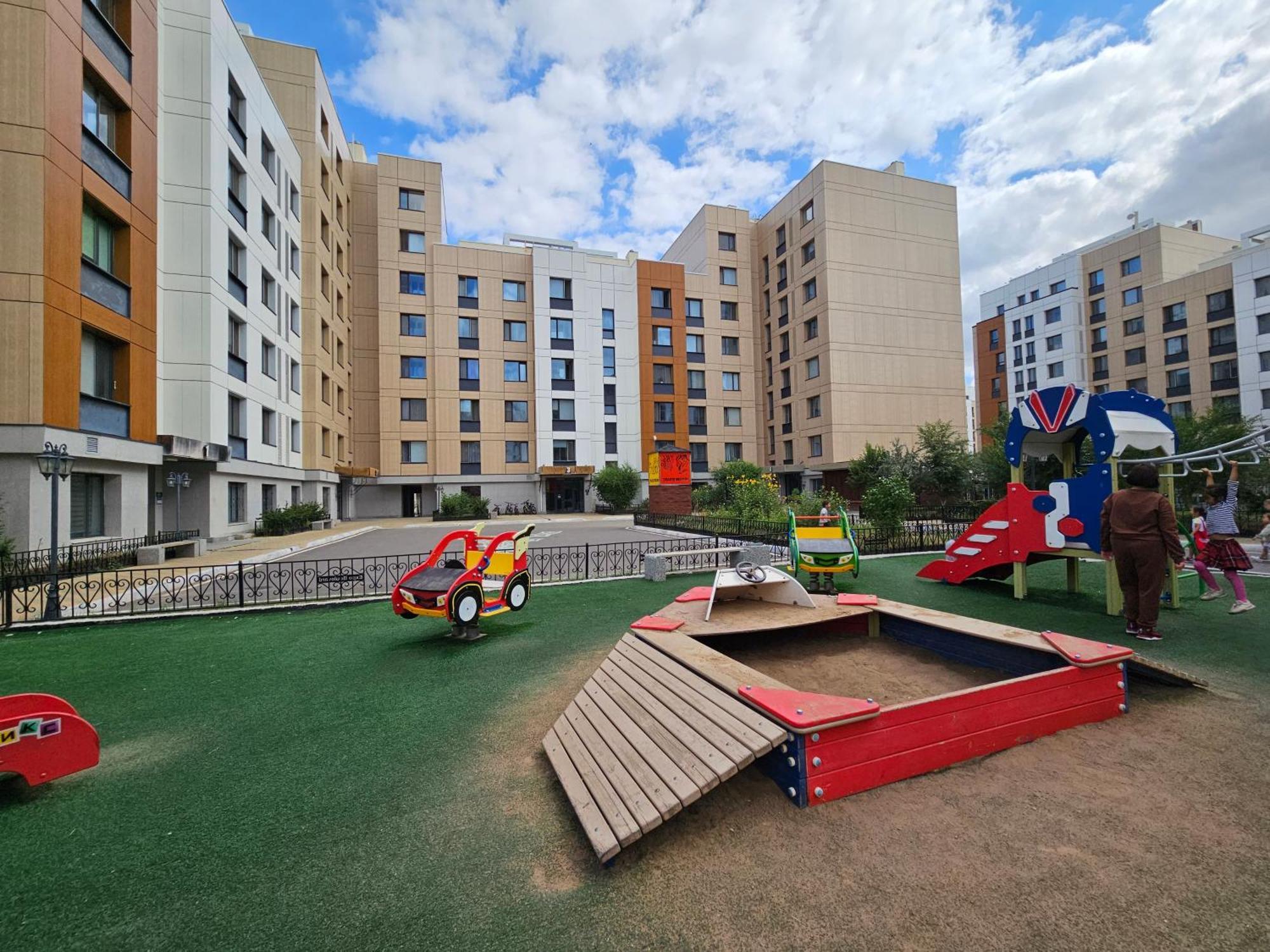 Ernaz Plus Apartments-Expo-Boulevard 130 Astana Extérieur photo